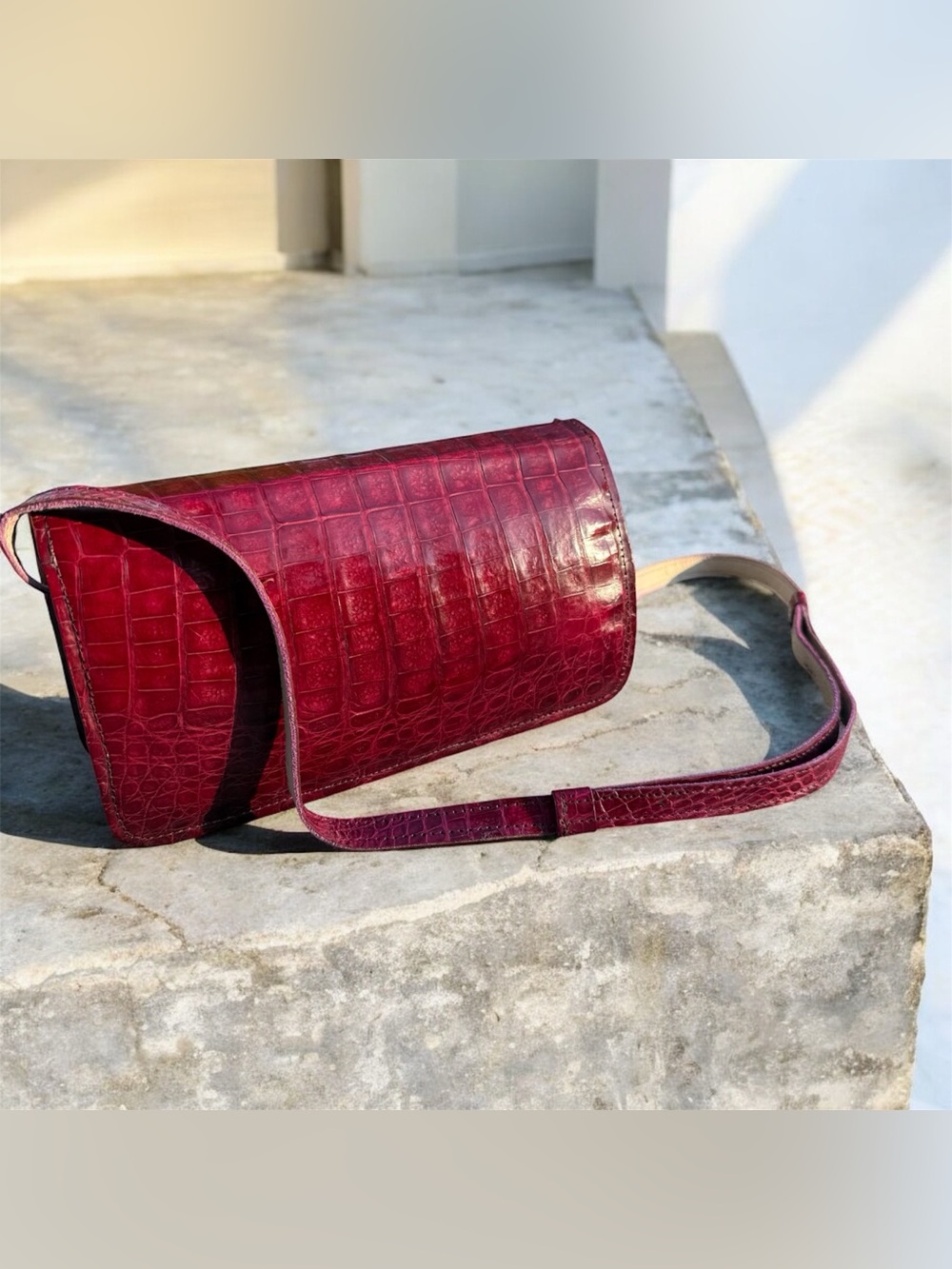 EXOTIC! Vintage Lisse Alligator Shoulder Bag in Bordeaux